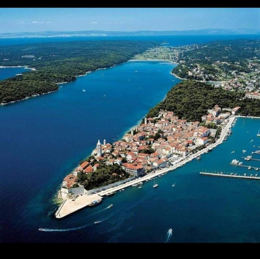 Apartman Belisima Deluxe Supetarska Draga Exteriér fotografie